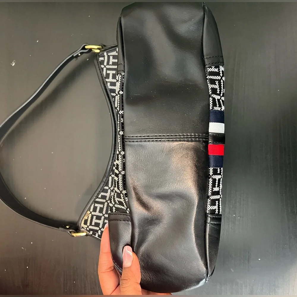 Tommy Hilfiger Shoulder Hobo Bag Monogram Logo - Picture 5 of 6